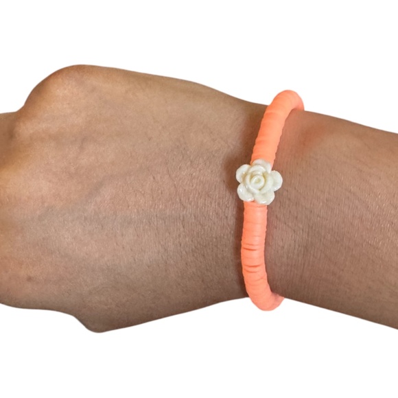 3/$20 HANDCRAFTED White Flower Charm Peach Clay Beaded Stretch Bracelet - Picture 2 of 4